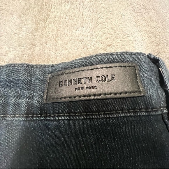 Kenneth Cole Slim Fit Straight Leg Dark Wash Black Mens Jeans 
Size:28X30 - Picture 9 of 10